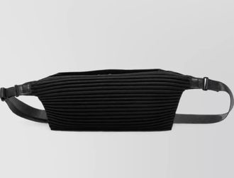 Homme Pliss&eacute; Issey Miyake belt bag