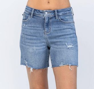 Judy Blue Weekend Energy Shorts In Med Wash