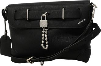 Louis Vuitton Black Shoulder Bag (Pre-Owned)