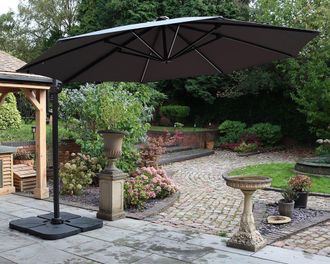 Royalcraft 3.5m LED Cantilever - Metal Pole, 56 LED strip lights