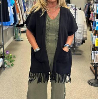 Esqualo Fringe Poncho In Black