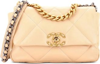 Chanel Borsa a tracolla 19 media in pelle trapuntata con battente - Toni neutri