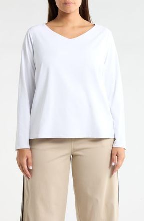 Lyss&eacute; ntial V-Neck Long Sleeve Top in White at Nordstrom, Size 1 X