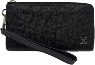 Louis Vuitton Taiga Black Noir Leather Long Wallet (Bi-Fold) (Pre-Owned)