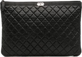 Chanel 2019 grote gewatteerde Caviar Boy O Case clutch - Zwart
