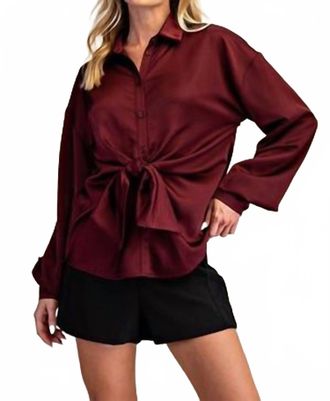 Glam Midnight Tie Detail Top In Merlot