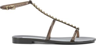 Menghi sandalen