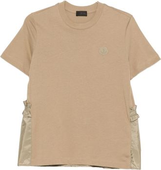 Moncler T-shirt met ruches en logopatch - Dames - T-shirts - Beige - XS - Tops