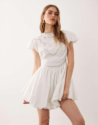 Asos Vestito corto a sbuffo bianco con ricamo cut-out