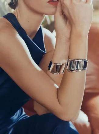 Simons Womens Silver wavy cuff bracelet