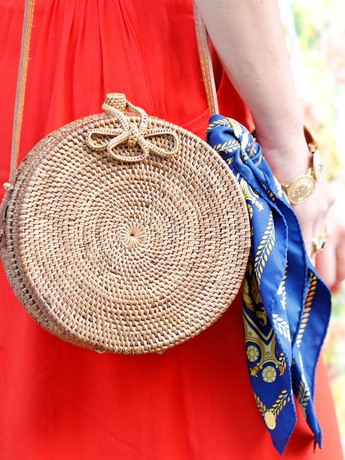 So tragen wir das Halstuch jetzt!