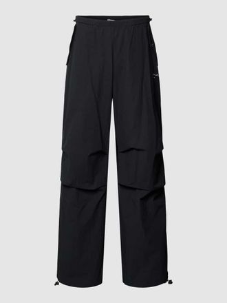 Karl Kani Cargohose mit aufgesetzten Taschen in Black, Gr&ouml;&szlig;e M