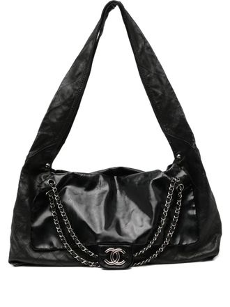 Chanel Borsa tote XL in pelle trapuntata e lucida con battente - Nero