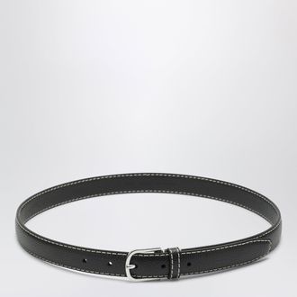 Toteme Cintura sottile in pelle martellata nera con fibbia