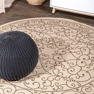 Jonathan Y Designs Charleston Vintage Filigree Textured Weave Indoor/Outdoor Round Area Rug in Beige/brown at Nordstrom, Size 5Ft 0In X 5Ft 0In