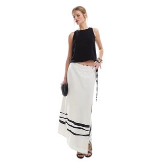 French Connection Genevieve gestreepte wikkelmaxi-rok voor dames (Wit, Zwart)