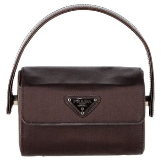 Prada Prada mini-handtas met driehoekig logo-label in bruin satijn