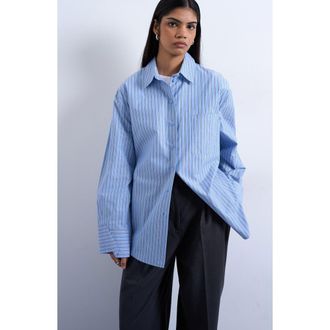 Topshop Darted Cuff Oversize Button-Up Shirt in Medium Blue at Nordstrom, Size Small