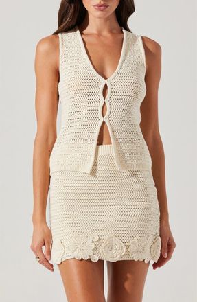 ASTR the Label Taimi Sweater Vest in Natural at Nordstrom Rack, Size X-Small