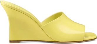 Stuart Weitzman Schoenen, Dames, Geel, 39 1/2 EU, Leer, Vinnie Wedge Mule Slide 85