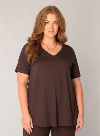 Base Level Curvy T-Shirt