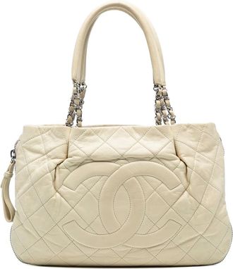 Chanel 2010-2011 CC Quilted Caviar Expandable tote bag - White