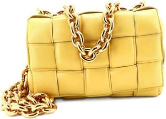 Bottega Veneta Borsa a tracolla Cassette imbottita in pelle con motivo Maxi Intrecciato e catena - Giallo