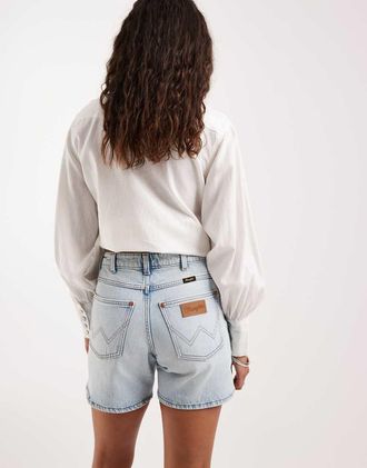 Wrangler Pantaloncini stile cowboy in denim lavaggio blu chiaro
