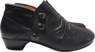 Taos Womens Three Step Ankle Boots In Black