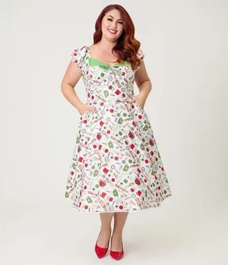 Unique Vintage Plus Size 1950s Sweetheart Swing Dress in White W/Kitchen Print at Nordstrom, Size 1X