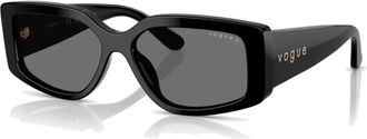 Vogue Eyewear Rechthoekige Gepolariseerde Zonnebril Gedurfd Stijl - Dames - Zonnebrillen - Zwart - 54 MM - Accessoires