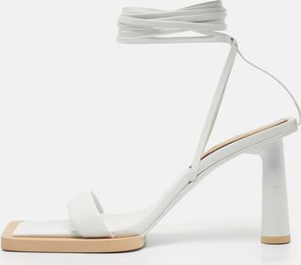 Jacquemus White Leather les Carr&eacute;s Ronds 75 Asymmetrical Sandals