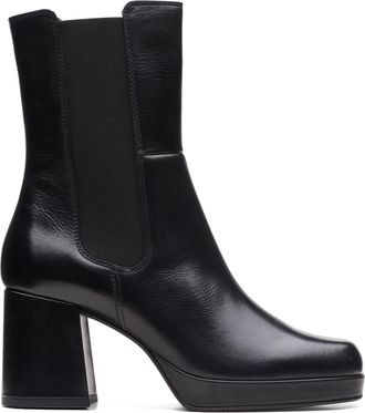 Clarks Pique Up in Black Leather