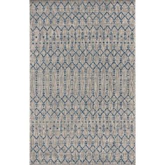Jonathan Y Designs Ourika Moroccan Geometric Textured Weave Indoor/Outdoor Area Rug in Light Gray/navy at Nordstrom, Size 5Ft 0In X 8Ft 0In