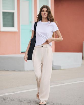 Vuori Clothing Short Sleeve Feather Classic T-Shirt | White | XS, Size Extra Small