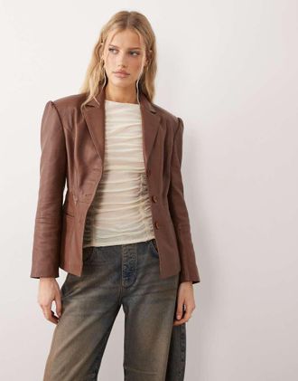 Urban Code Blazer marrone aderente di pelle