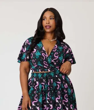Unique Vintage Plus Size 1960s Dottie Crop Top in Black Dragon Print at Nordstrom, Size 4X