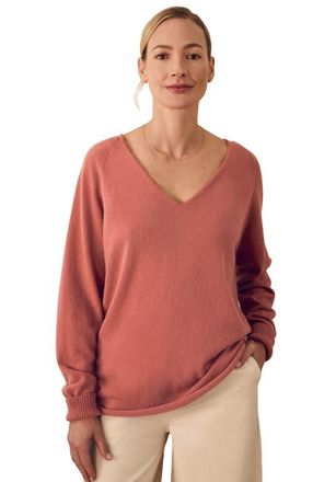 Celtic & Co. British Geelong Relaxed V-Neck Sweater in Rose at Nordstrom, Size X-Small