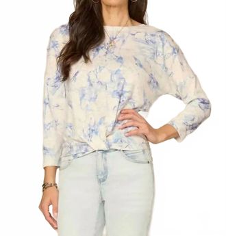 Democracy Three Quarter Twist Hem Top In Blue Marbel
