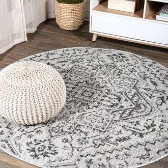 Jonathan Y Designs Estrella Bohemian Medallion Textured Weave Indoor/Outdoor Round Area Rug in Black/gray at Nordstrom, Size 5Ft 0In X 5Ft 0In
