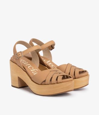 Pedro Garcia Sandal clog in beige suede with wood wedge| Daya | Fall winter 25 | PEDRO GARCIA
