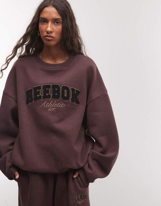 Reebok felpa in pile con collo alto, marrone