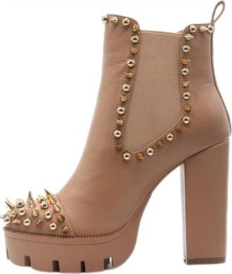 Cape Robbin Womens Jagged Studded Platform Faux Leather Ankle Chelsea Boots In Nude