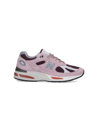 New Balance Suede And Mesh Sneakers With Iconic Branding And Textured Accents