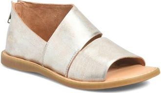 B&oslash;rn Mila Sandal in Light Gold Metallic at Nordstrom, Size 11