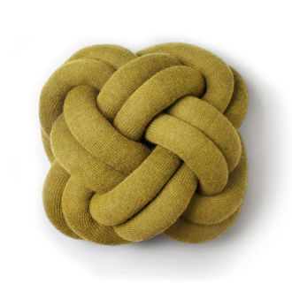 Design House Stockholm Knot Kissen, gelb
