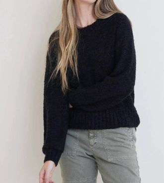 Bella Dahl Long Sleeve Crew Neck Sweater In Black