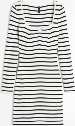 H&M Geripptes Bodycon-Kleid mit Sweetheart-Ausschnitt - White