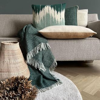 Malagoon Manta de lana reciclada estructura verde pino 131x170