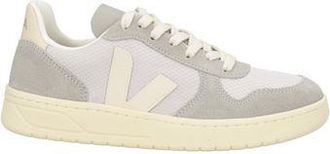 Veja FOOTWEAR - Trainers on YOOX.COM